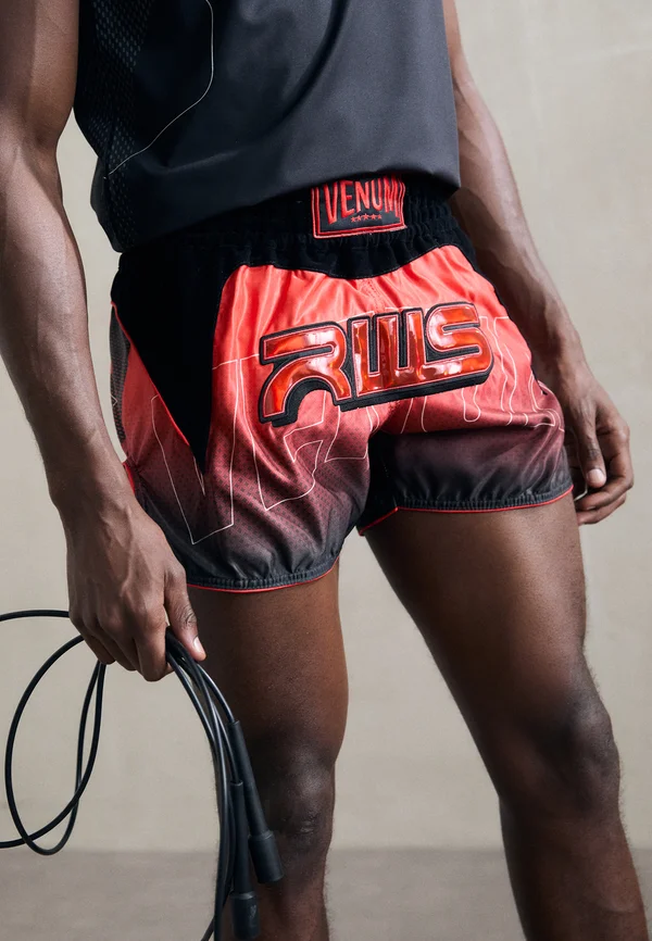 RWS 2.0 MUAY THAI SHORTS - Kurze Sporthose - black/red