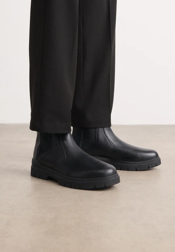 RYAN - Stiefelette - black