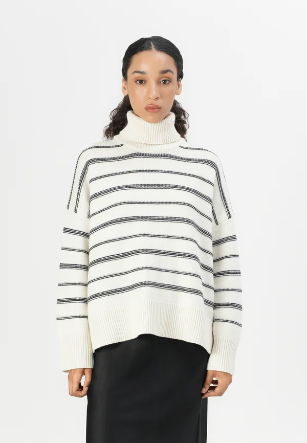 SAKEIKU STRIPE TURTLENECK  - Strickpullover - clear cream