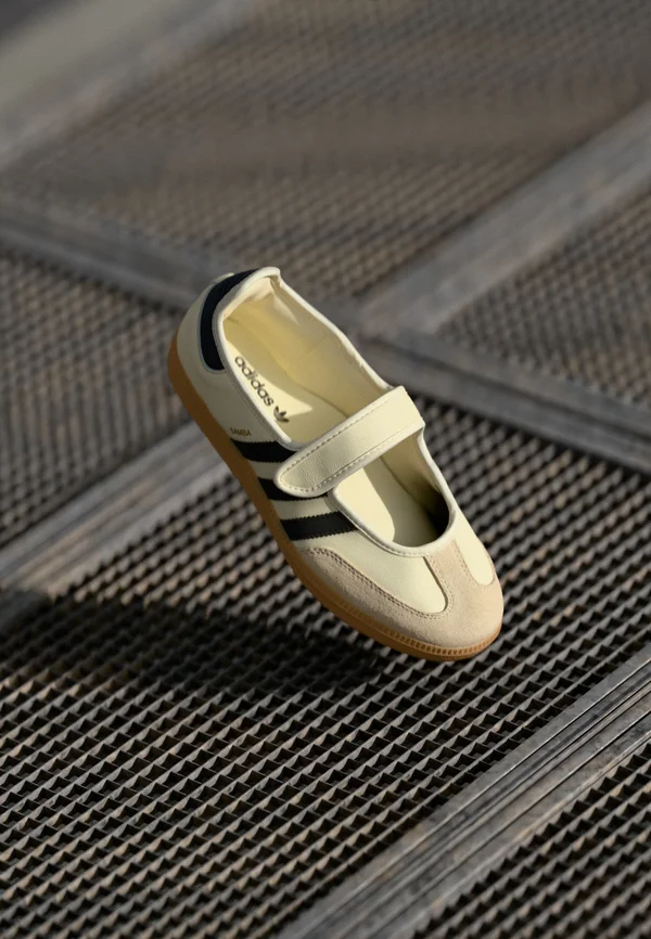 SAMBA JANE - Riemchenballerina - cream white/core black