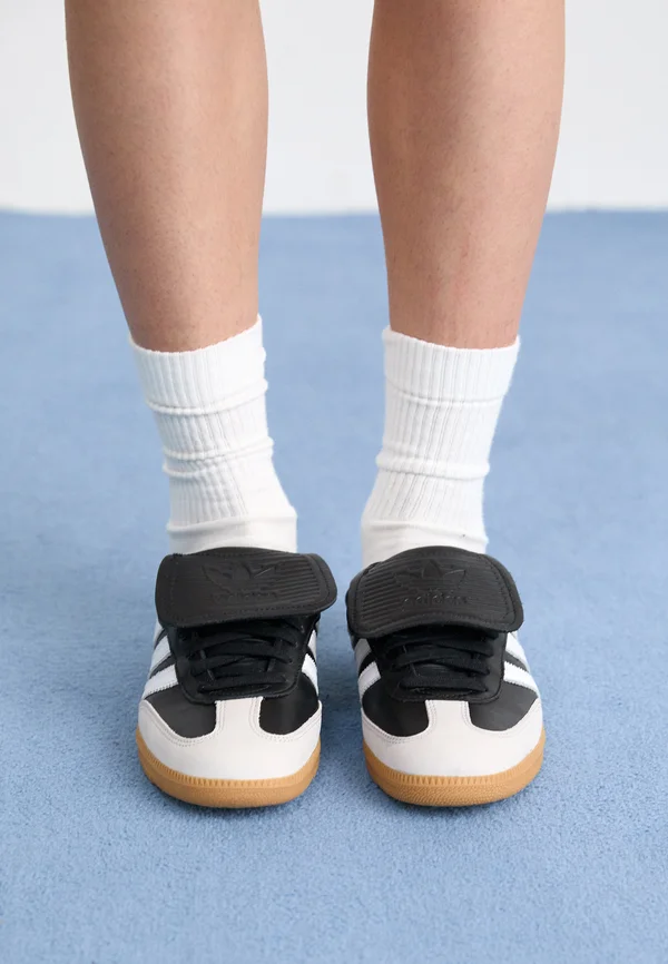 SAMBA - Sneaker low - core black/footwear white/gold metallic