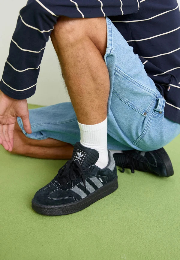 SAMBA XLG UNISEX - Skateschuh - core black/carbon