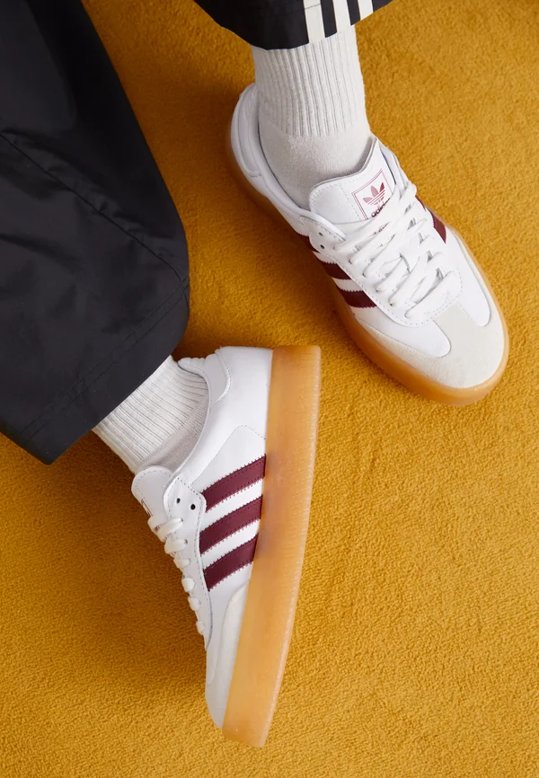 SAMBAE - Sneaker low - footwear white/shadow red/off white