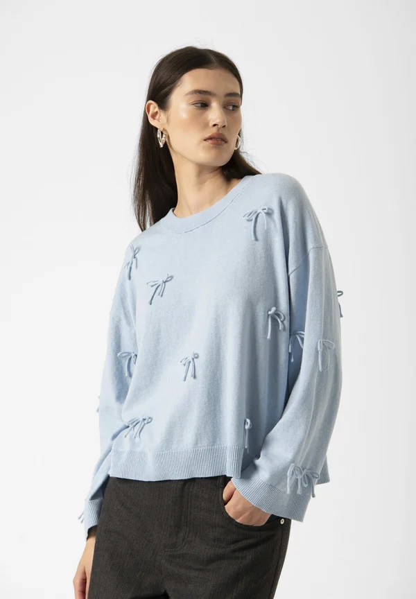 SANJA BOW - Strickpullover - powder blue