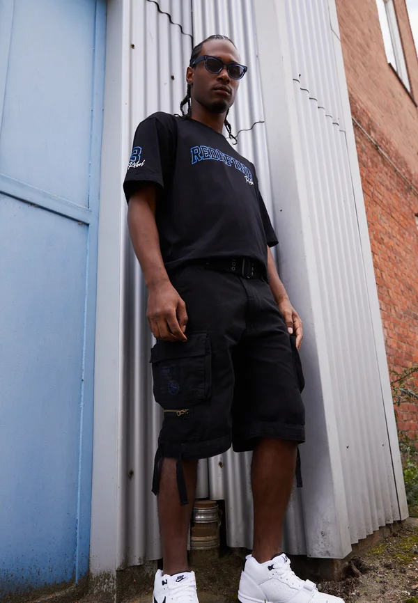 SAVAGE VINTAGE - Shorts - black