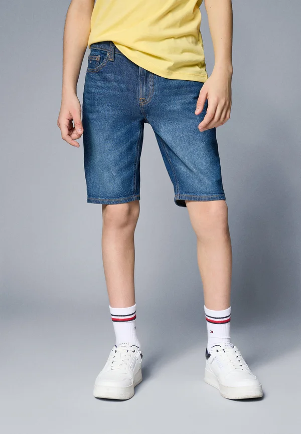 SCANTON - Jeans Shorts - denim mid blue
