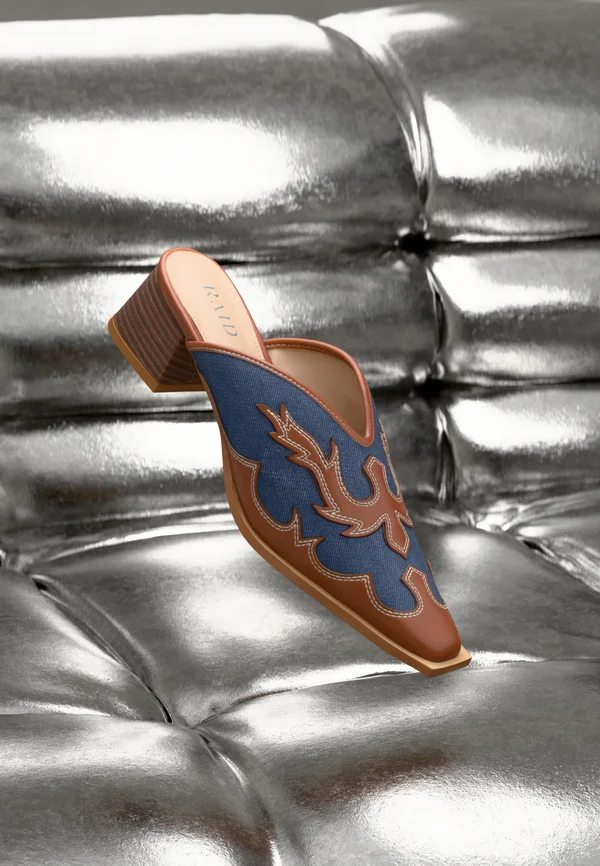 SCENTRA - Pantolette flach - tan/blue