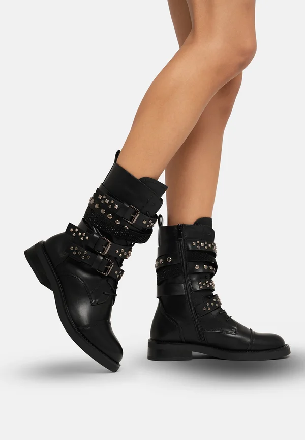 Schnürstiefel - schwarz