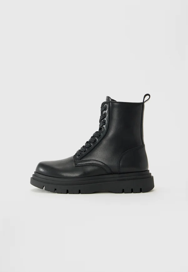 Schnürstiefelette - black
