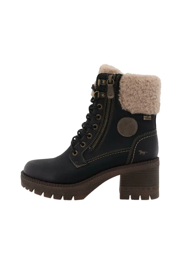 Schnürstiefelette - black