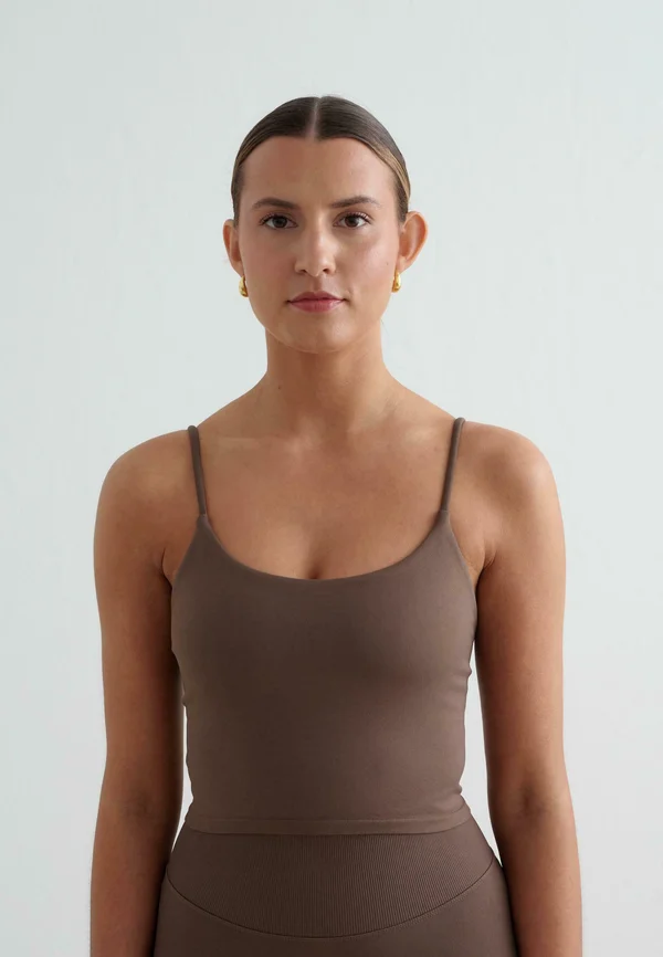 SEAMLESS SINGLET - Top - brown