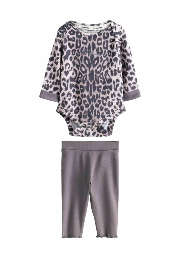 SET   - Body - leopard