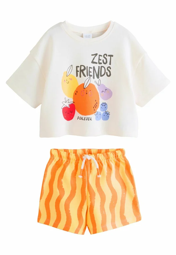 SET - Shorts - cream fruit character
