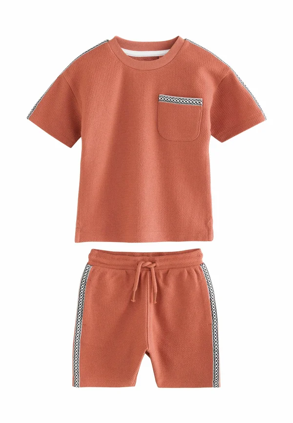 SET - Shorts - rust brown