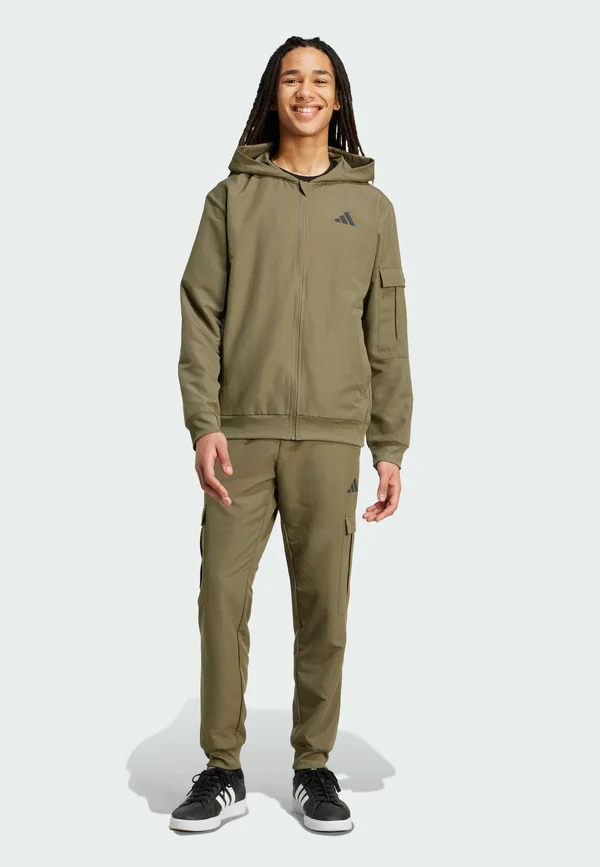 SET - Trainingsanzug - olive strata