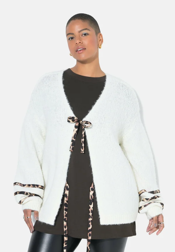 SHAPE LEO SCHLEIFEN - Strickjacke - offwhite