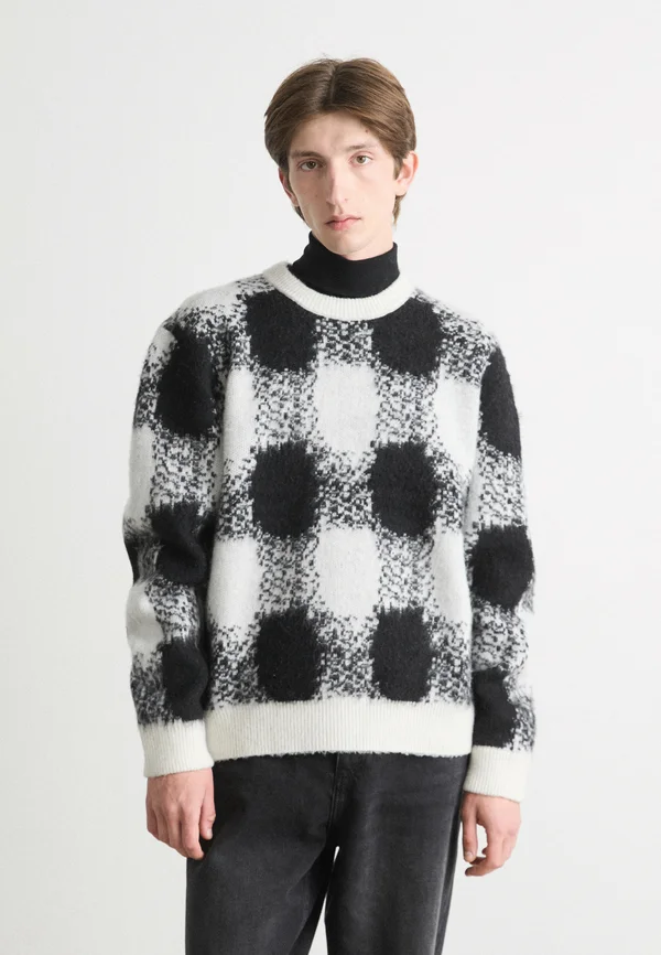 SHEQUER - Strickpullover - off-white/black