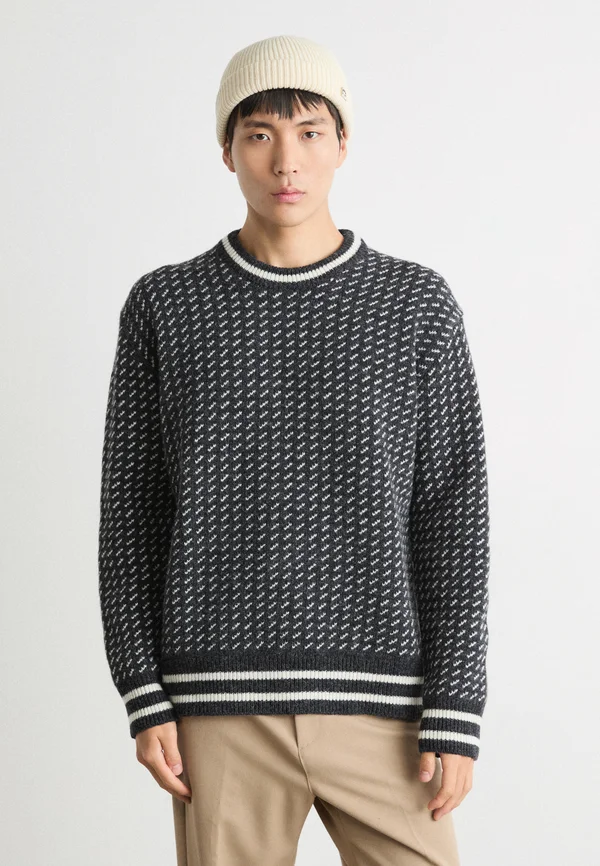 SHETLAND GUSTAV LUSEKOFTE - Strickpullover - black oyster cloud dancer