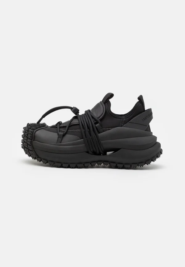 SHOES - Sneaker low - black