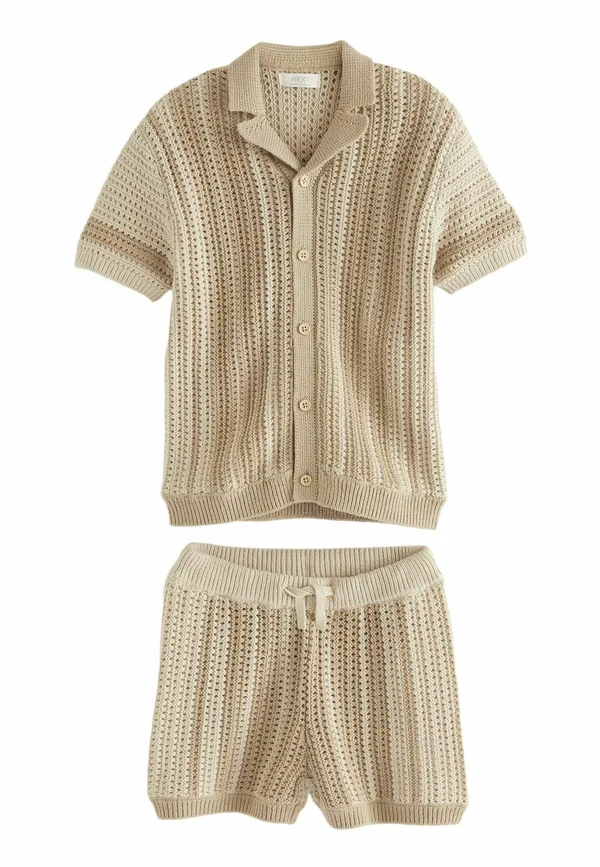 SHORT SLEEVE  SET  REGULAR FIT - Shorts - neutral