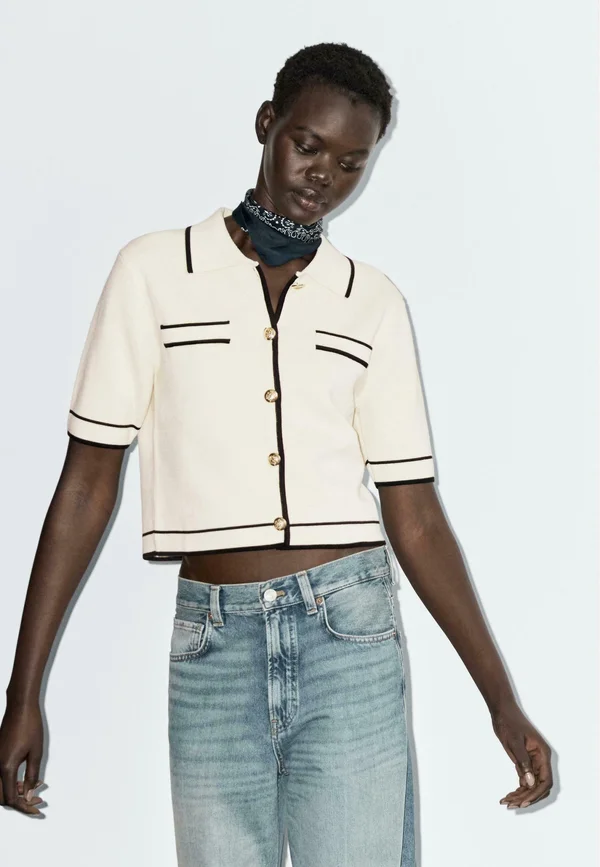 SHORT SLEEVE WITH BUTTONS - Strickjacke - beige