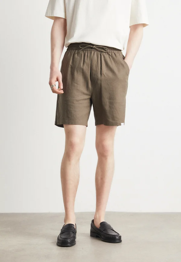 Shorts - brown