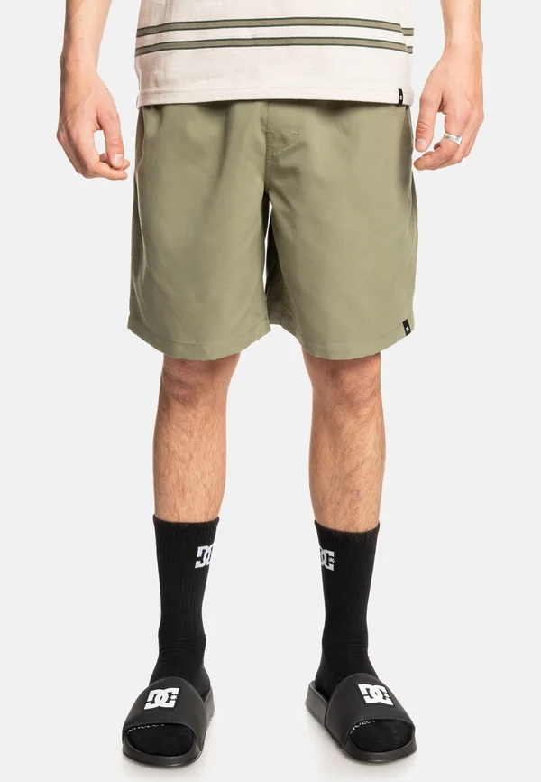 Shorts - deep lichen green