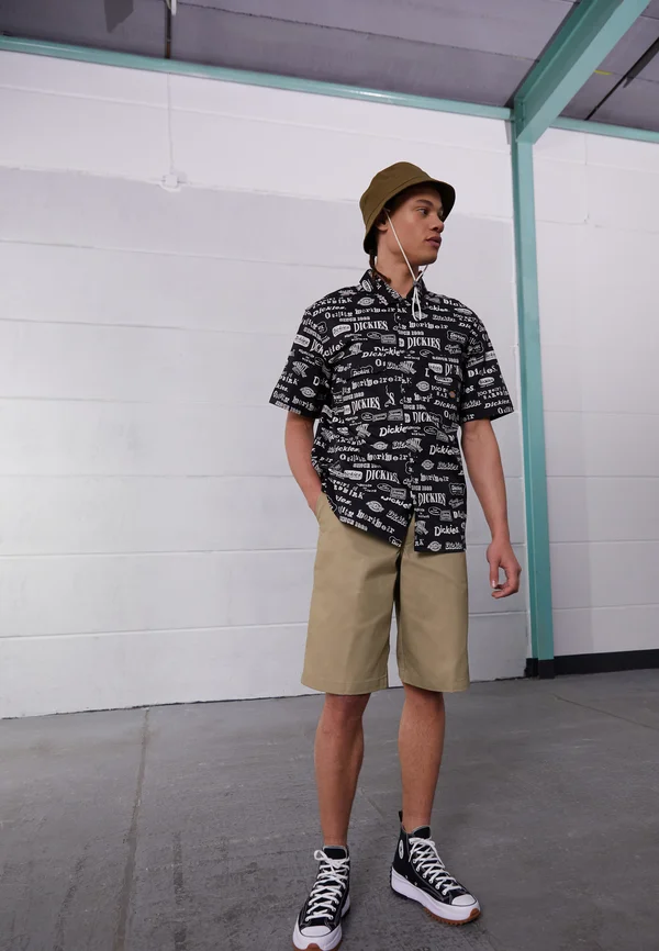 Shorts - khaki