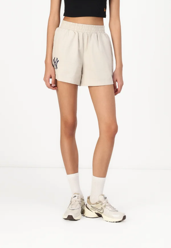 Shorts - light beige