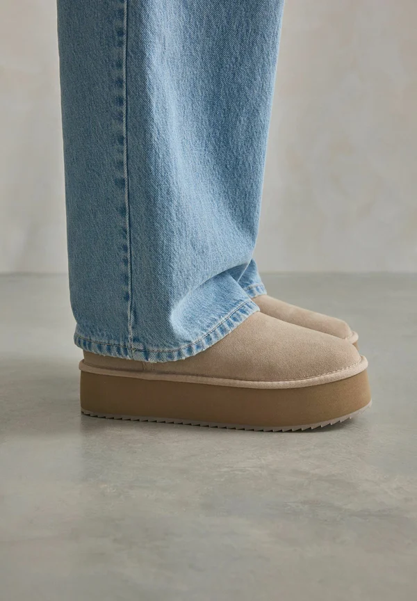 SHOWER REPELLENT SUPER - REGULAR FIT - Snowboot/Winterstiefel - neutral