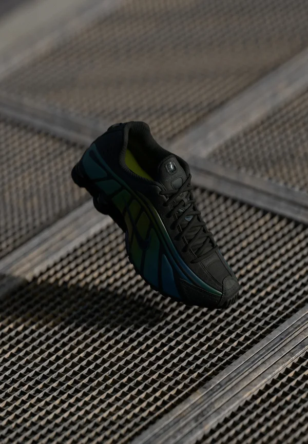 SHOX R4 REFLECTIVE SE 2 - Sneaker low - black/seaweed/light lemon twist