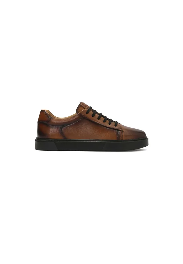 SILVAN - Sneaker low - brown