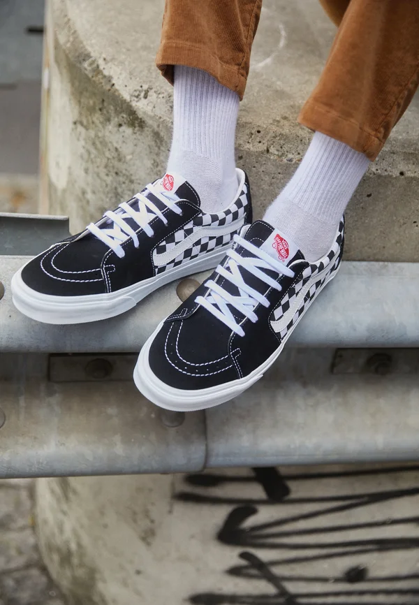 SK8-LOW UNISEX - Sneaker low - black