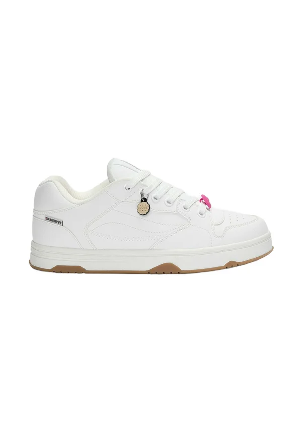 SKATER WITH HELLO KITTY CHARMS - Sneaker low - white