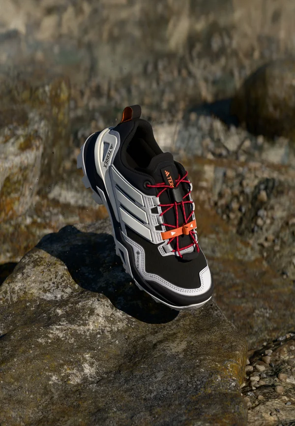 SKYCHASER GTX W - Hikingschuh - core black/off white/grey one