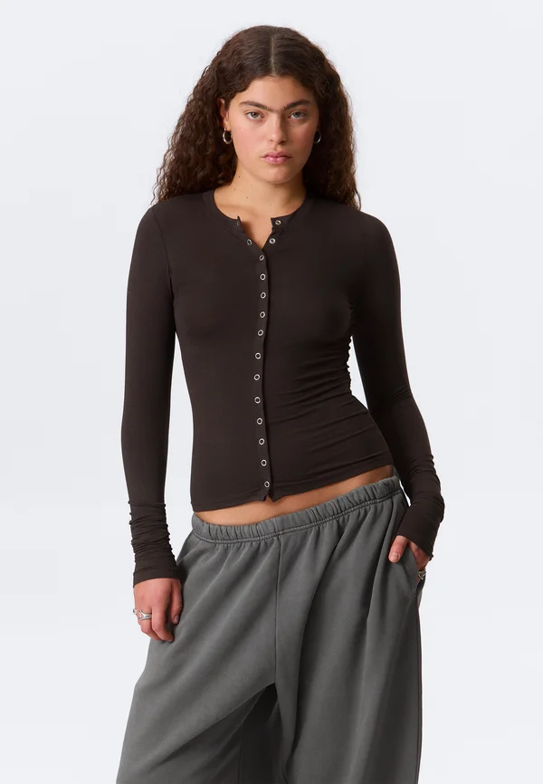 SLIM LONG-SLEEVED - Strickjacke - dark brown