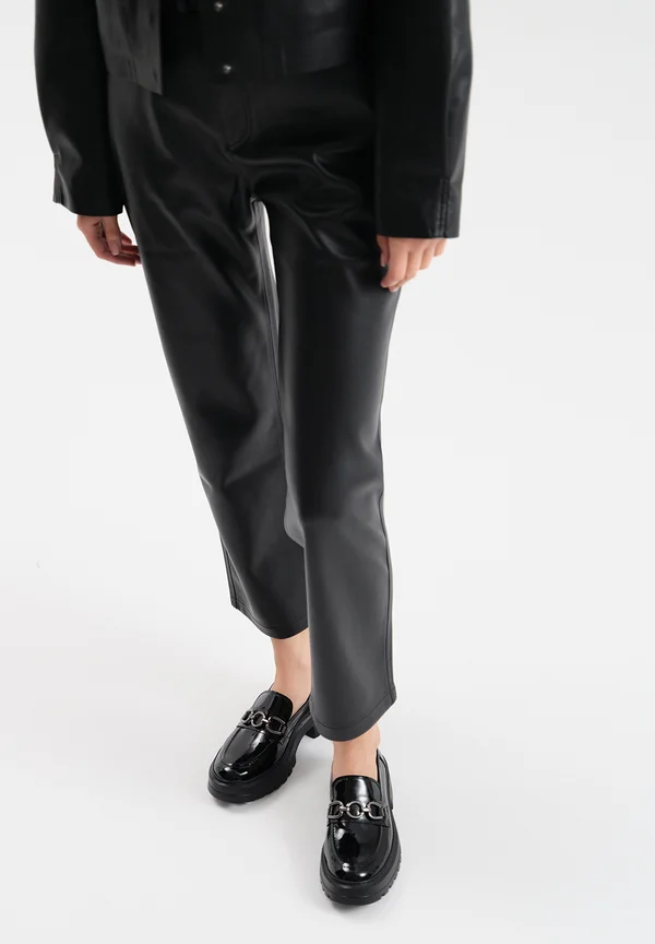 Slipper - black