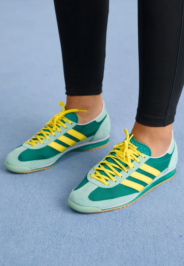 Sneaker low - active green/yellow/hazy green