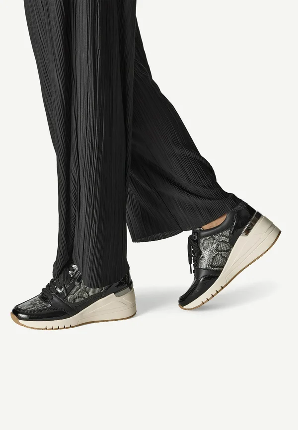 Sneaker low - black comb