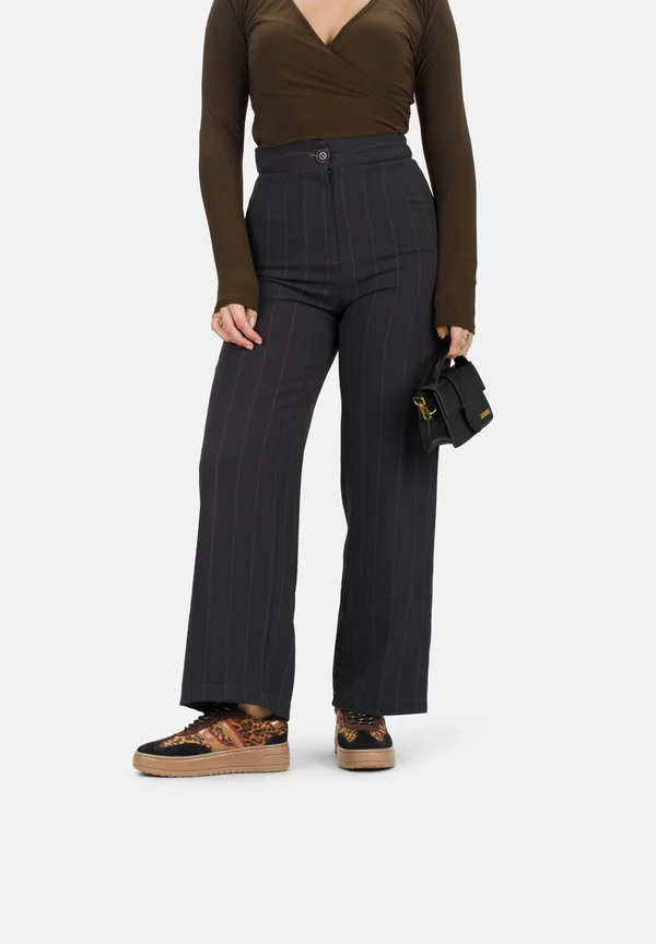 Sneaker low - black with red combination