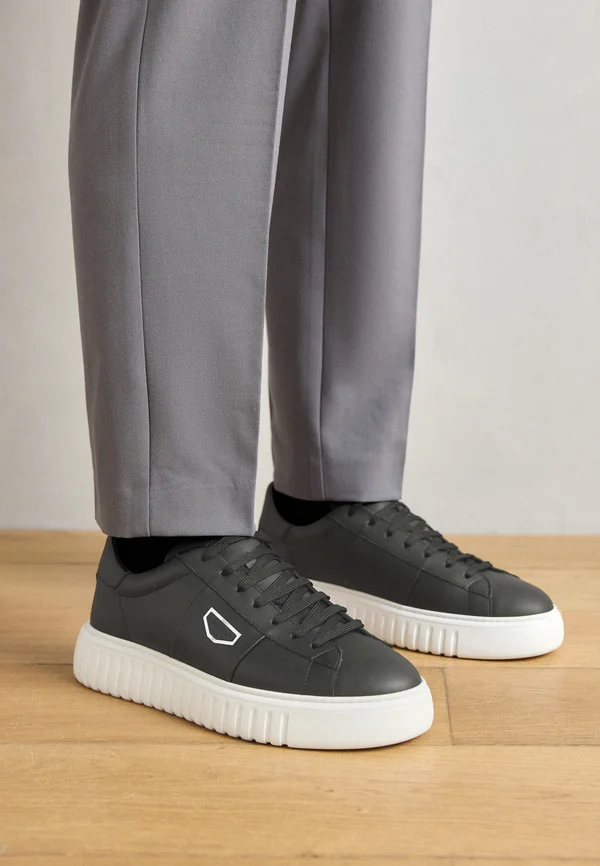 Sneaker low - black
