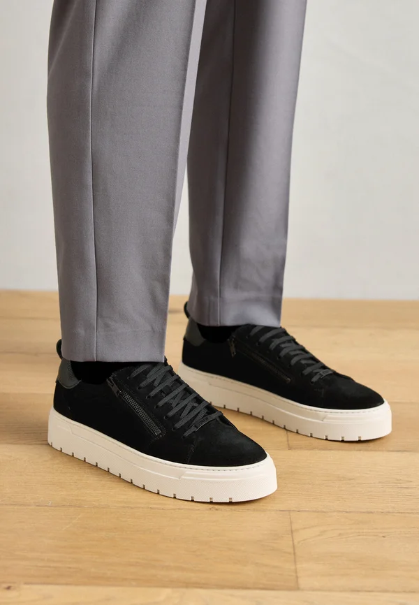Sneaker low - black