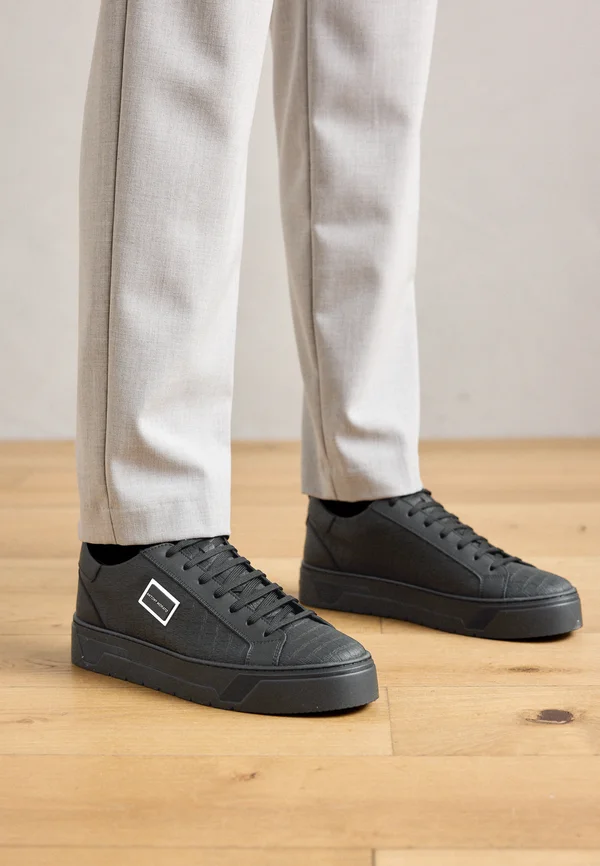 Sneaker low - black