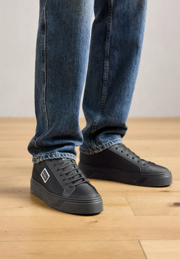 Sneaker low - black