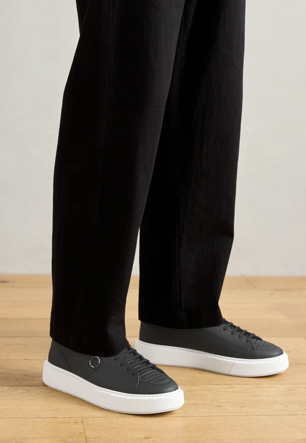 Sneaker low - black