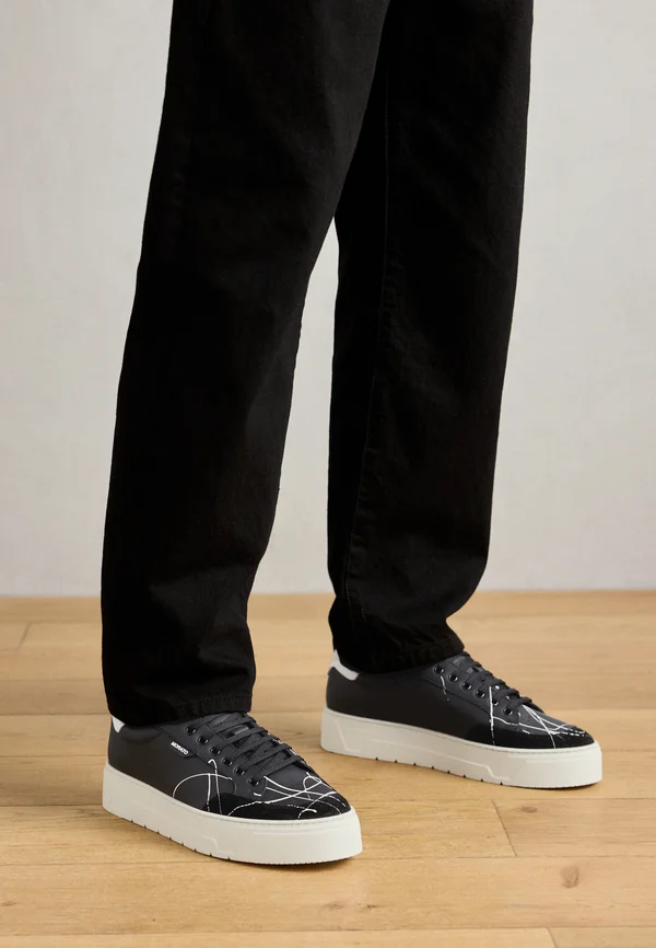 Sneaker low - black