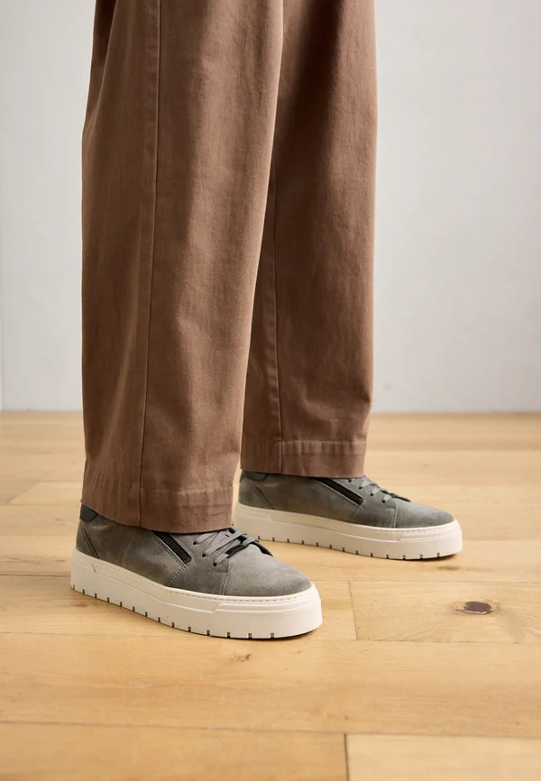 Sneaker low - clay