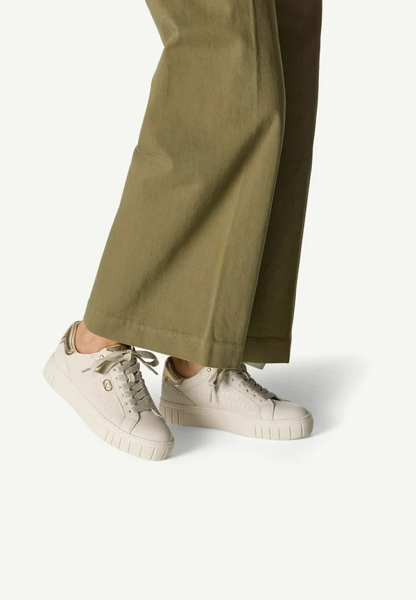 Sneaker low - cream comb