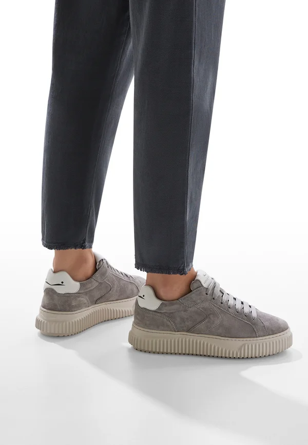 Sneaker low - grau