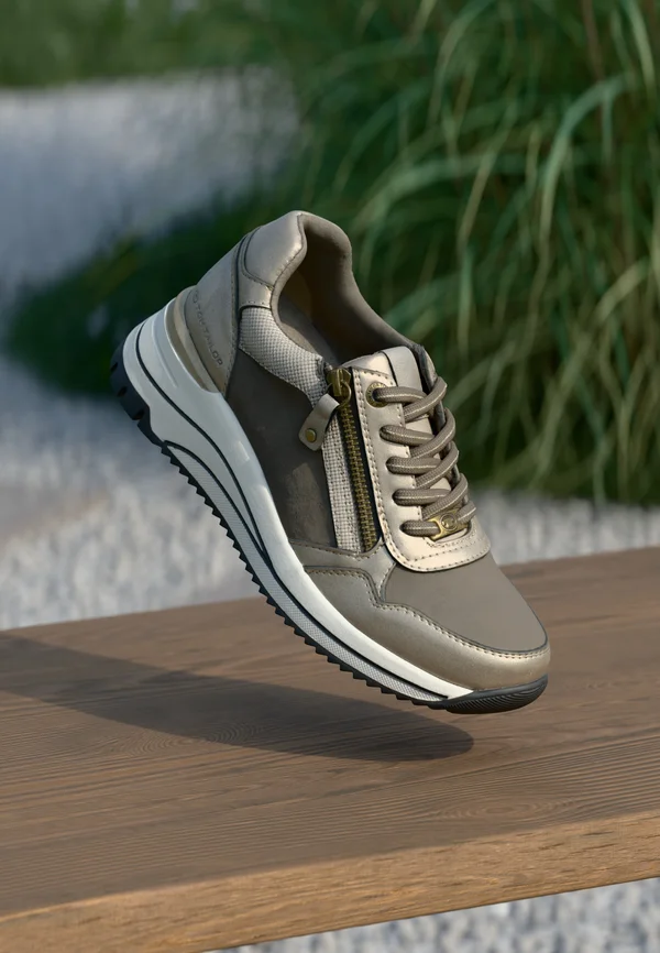 Sneaker low - platin-coloured